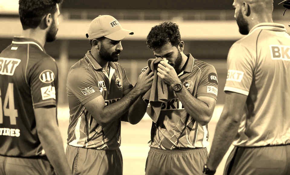 ৩০ বলে ৩০ রান: ডেথ-ওভারের অর্থনীতি ও হারানো এক ভূমিকার গল্প